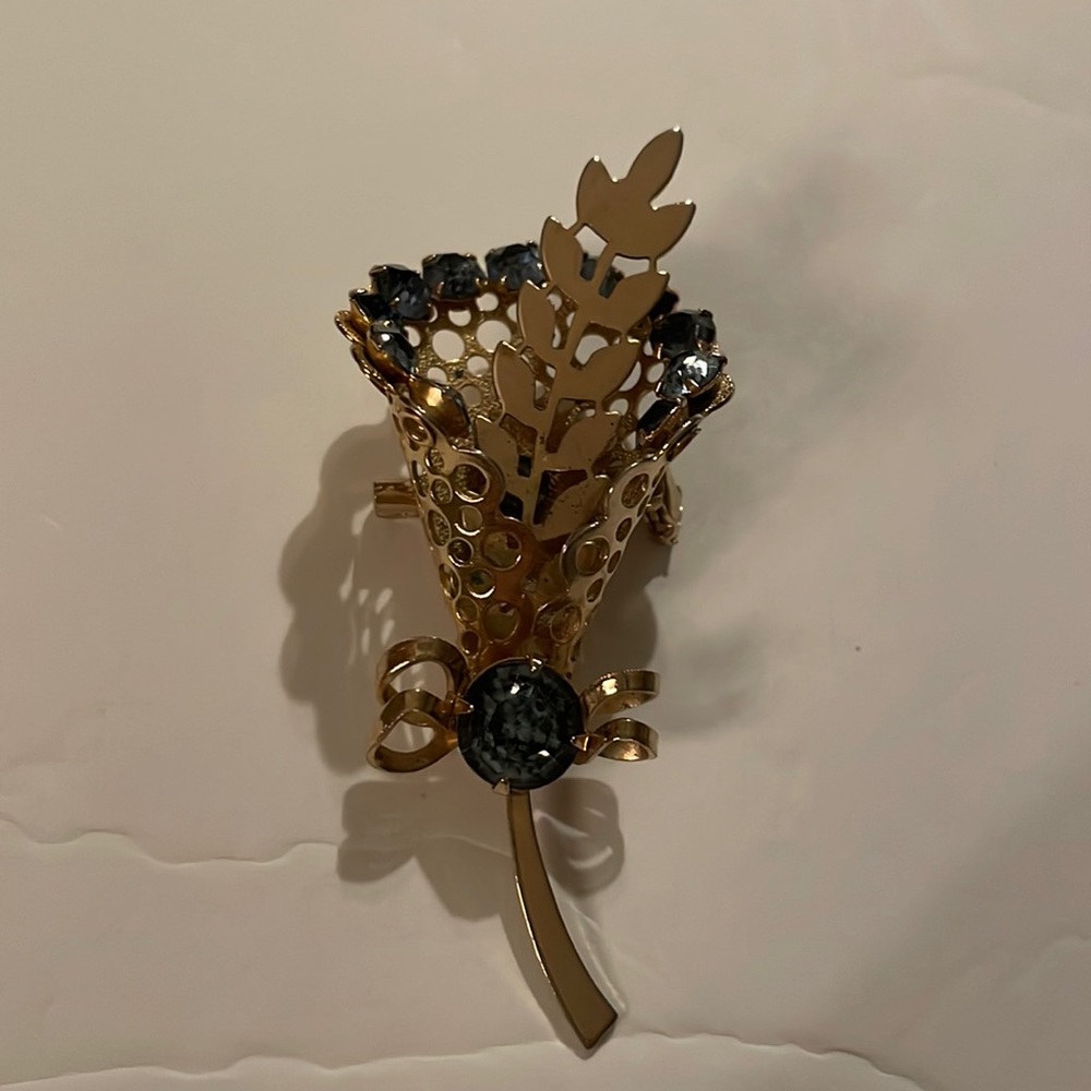 Vintage Gold Tone Bouquet Blue Stones Pin Brooch